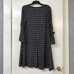 Sandra Darren bell sleeve dress